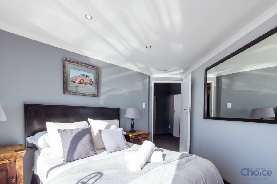 5 Bedroom Property for Sale in Jeffreys Bay Central Eastern Cape